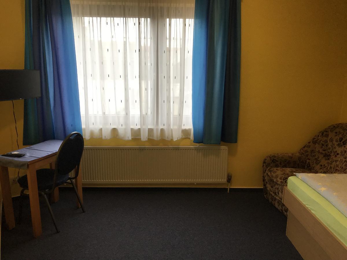 Hotel Km Darmstadt Kültér fotó